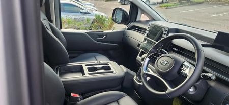 2025-Hyundai-Staria-22d-Executive-Auto_12