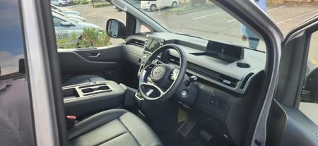 2025-Hyundai-Staria-22d-Executive-Auto_8