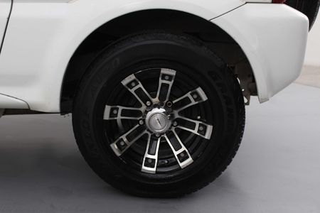 2014-Suzuki-Jimny-13_16
