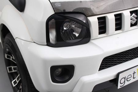 2014-Suzuki-Jimny-13_17