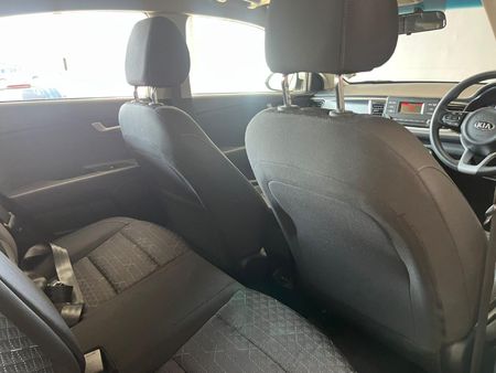 2018-Kia-Rio-12-5-dr_9