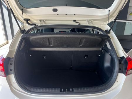 2018-Kia-Rio-12-5-dr_12