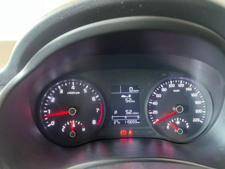 2018-Kia-Rio-12-5-dr_14