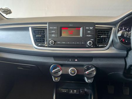2018-Kia-Rio-12-5-dr_15