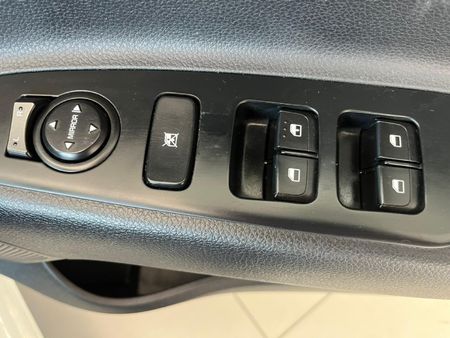 2018-Kia-Rio-12-5-dr_16