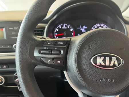 2018-Kia-Rio-12-5-dr_18