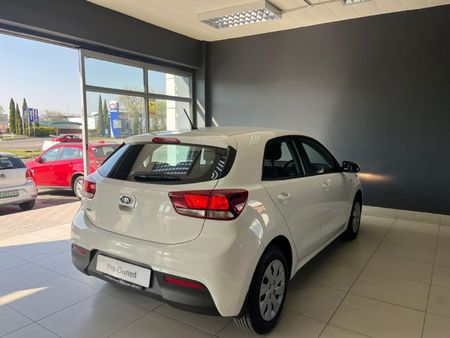 2018-Kia-Rio-12-5-dr_6