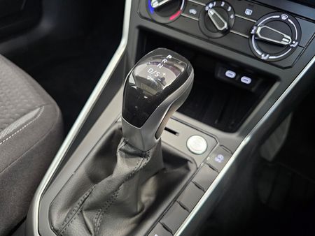 2026-Volkswagen-Taigo-10-TSI-Life-Auto_16