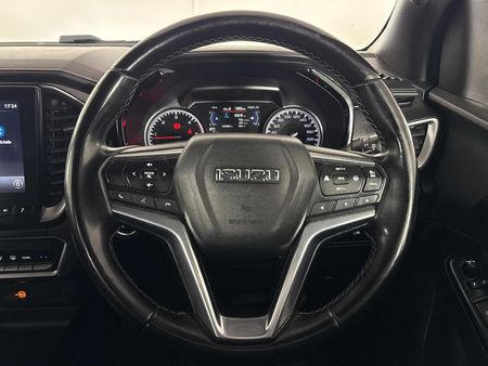 2022-Isuzu-D-Max-30-DDI-V-Cross-HR-Auto-Double-Cab_11