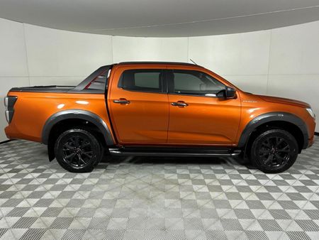 2022-Isuzu-D-Max-30-DDI-V-Cross-HR-Auto-Double-Cab_3