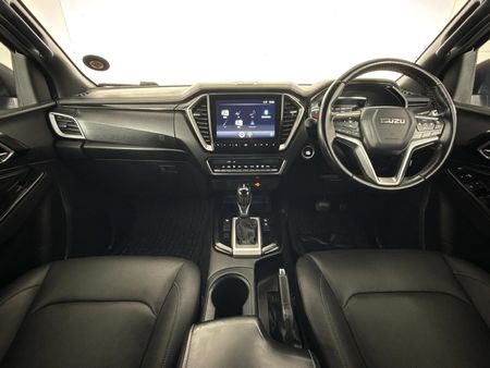 2022-Isuzu-D-Max-30-DDI-V-Cross-HR-Auto-Double-Cab_6