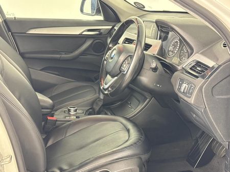 2017-BMW-X1-sDrive20d-Auto_10