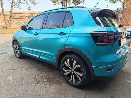 2022-Volkswagen-T-Cross-10-TSI-Comfortline_9