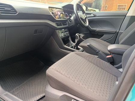 2022-Volkswagen-T-Cross-10-TSI-Comfortline_19