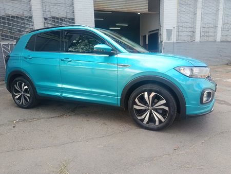 2022-Volkswagen-T-Cross-10-TSI-Comfortline_4