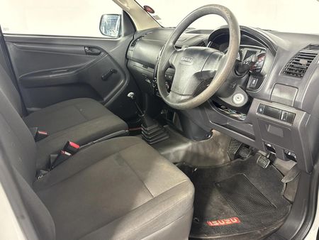 2022-Isuzu-D-Max-250-HO-Fleetside-Safety-Single-Cab_8