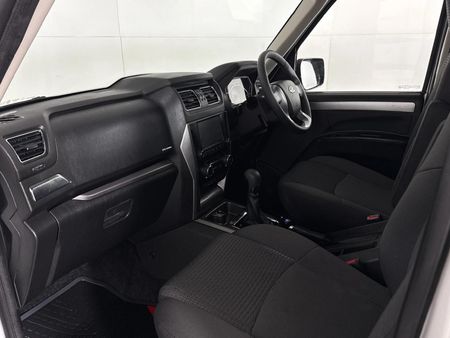 2025-Mahindra-Pik-Up-22-mHawk-S11-4x4-Auto-Double-Cab_9