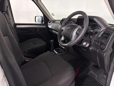 2025-Mahindra-Pik-Up-22-mHawk-S11-4x4-Auto-Double-Cab_10