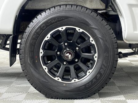 2025-Mahindra-Pik-Up-22-mHawk-S11-4x4-Auto-Double-Cab_21