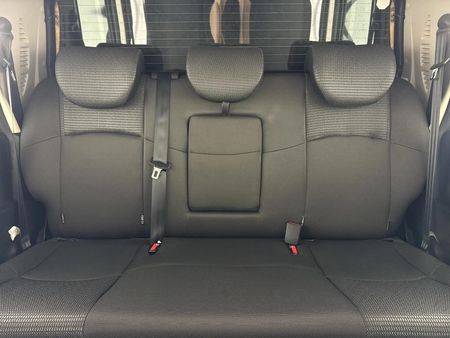 2025-Mahindra-Pik-Up-22-mHawk-S11-4x4-Auto-Double-Cab_8