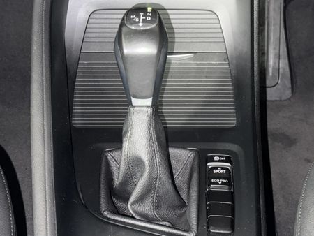 2017-BMW-X1-sDrive20d-Auto_11