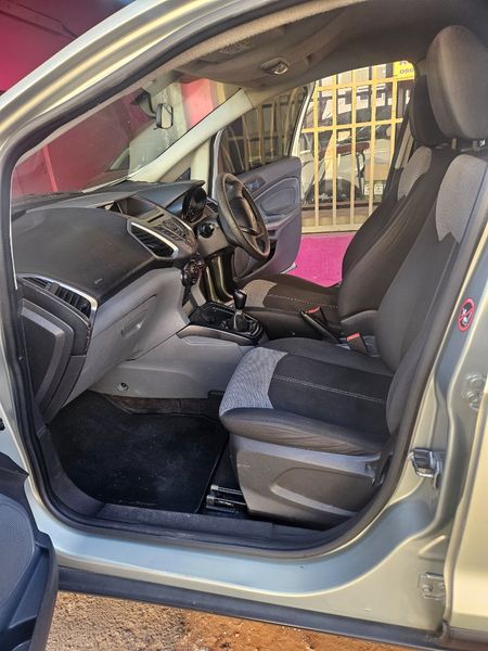 2017-Ford-EcoSport-15-TiVCT-Ambiente_13