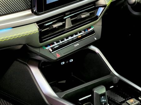 2026-Renault-Duster-13T-Iconic-EDC-Auto_19