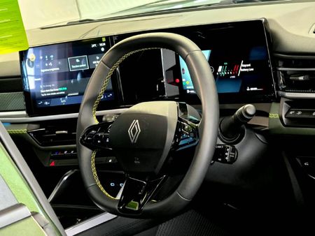 2026-Renault-Duster-13T-Iconic-EDC-Auto_23