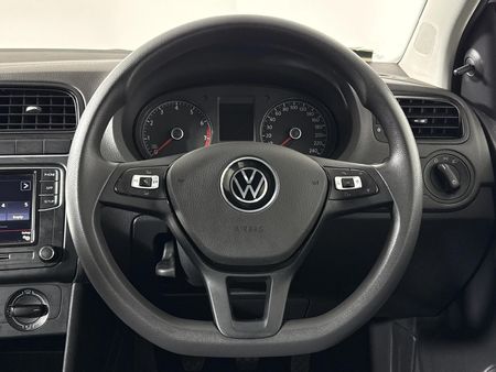 2024-Volkswagen-Polo-Vivo-14-Trendline-5-dr_13