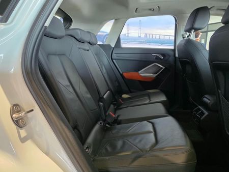 2025-Audi-Q3-35TDI-S-Tronic_5