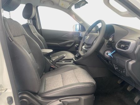 2026-Peugeot-Landtrek-19D-Active-Double-Cab-4x4_9