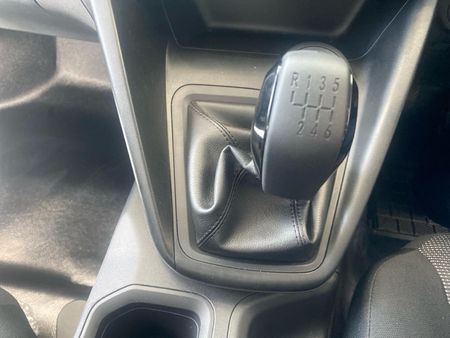 2026-Peugeot-Landtrek-19D-Professional-Double-Cab_7