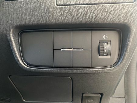 2026-Peugeot-Landtrek-19D-Professional-Double-Cab_9