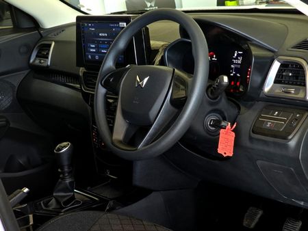 2024-Mahindra-XUV-3XO-12T-MX1-Panel-Van_17