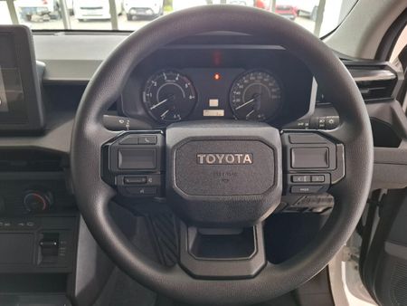 2026-Toyota-Hilux-28-GD-6-RB-SRX-4x4-Auto-Double-Cab_10