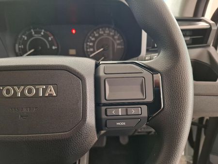 2026-Toyota-Hilux-28-GD-6-RB-SRX-4x4-Auto-Double-Cab_12