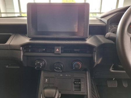 2026-Toyota-Hilux-28-GD-6-RB-SRX-4x4-Auto-Double-Cab_15
