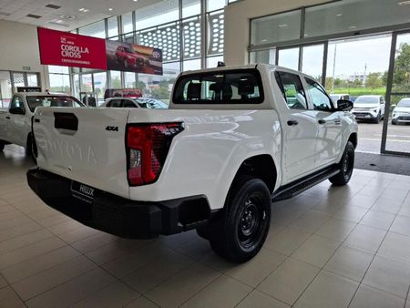 2026-Toyota-Hilux-28-GD-6-RB-SRX-4x4-Auto-Double-Cab_6