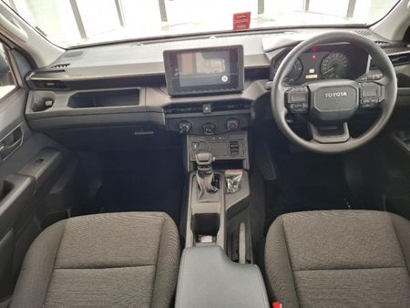 2026-Toyota-Hilux-28-GD-6-RB-SRX-4x4-Auto-Double-Cab_8