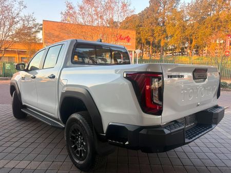 2026-Toyota-Hilux-28-GD-6-RB-Raider-Auto-Double-Cab_14