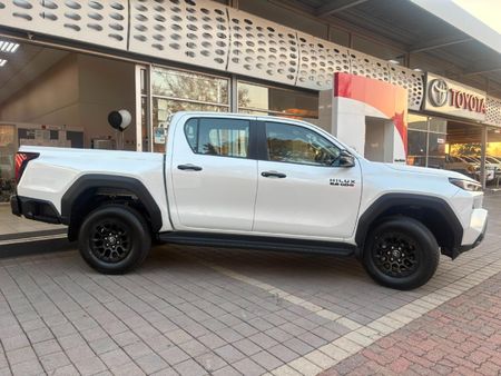 2026-Toyota-Hilux-28-GD-6-RB-Raider-Auto-Double-Cab_5