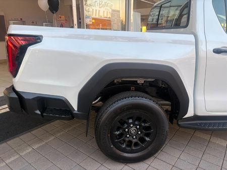 2026-Toyota-Hilux-28-GD-6-RB-Raider-Auto-Double-Cab_6