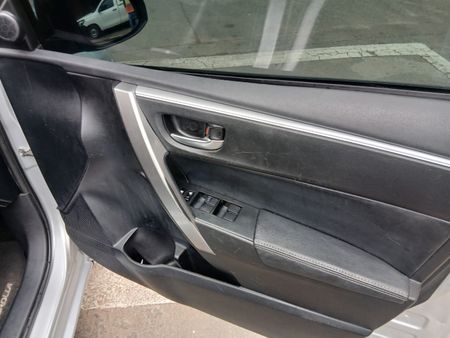 2016-Toyota-Corolla-14-D_13