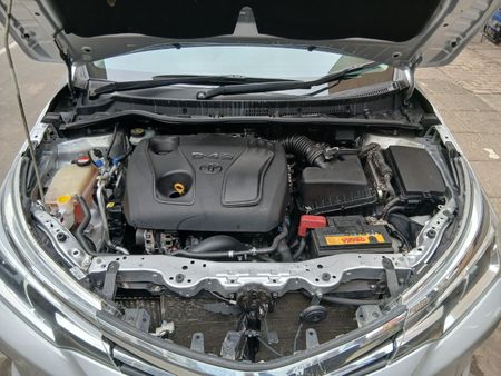 2016-Toyota-Corolla-14-D_14
