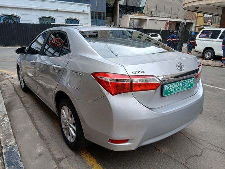 2016-Toyota-Corolla-14-D_5