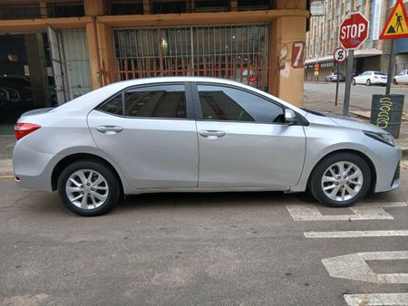 2016-Toyota-Corolla-14-D_6