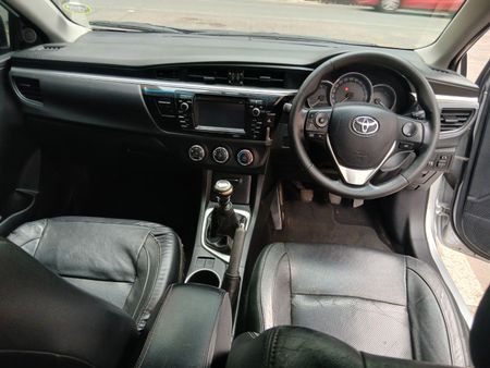 2016-Toyota-Corolla-14-D_7