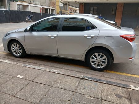 2016-Toyota-Corolla-14-D_8