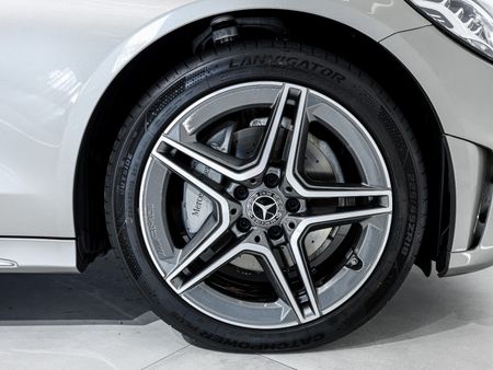 2019-Mercedes-Benz-C-Class-C220D-AMG-LINE-AUTO_9