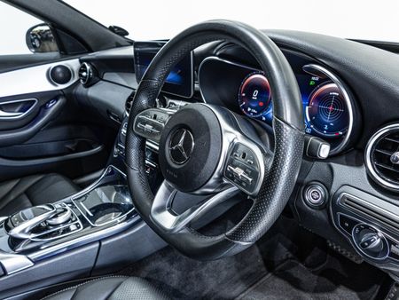 2019-Mercedes-Benz-C-Class-C220D-AMG-LINE-AUTO_13